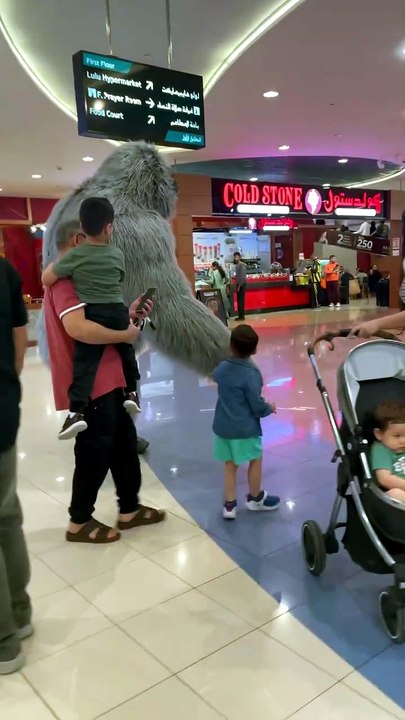 Fun time with Family in Mall #MagicShow #Magic #Illusion #LiveEntertainment #FamilyShow #StageMagic #Magician #MagicPerformance #Entertainment #KidsShow #MindBlowing