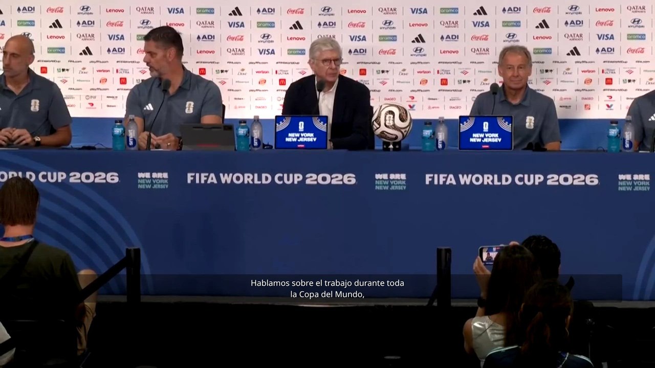 Wenger: "Se van a revisar las pausas de hidratación"