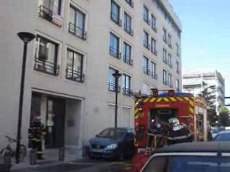 Feu de poubelles