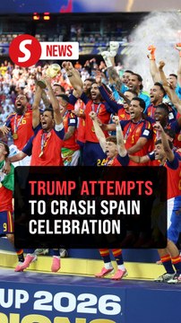 Boos as Trump and Infantino enter the field for World Cup trophy ceremony