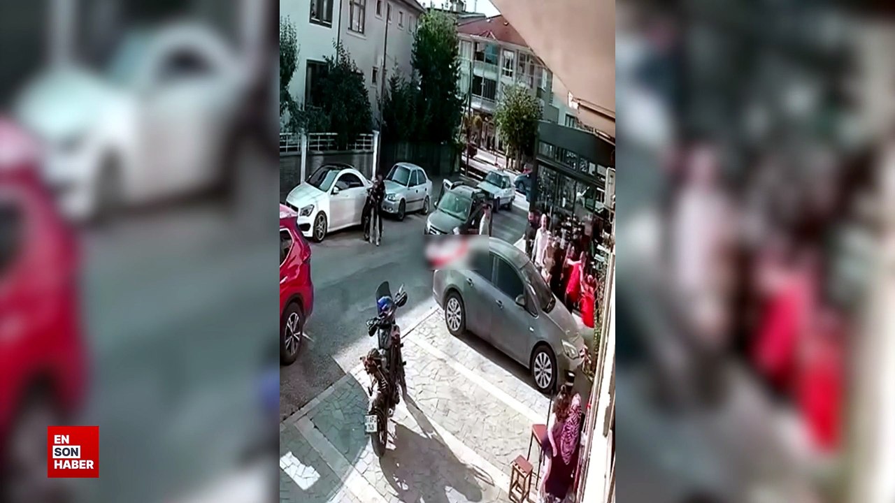 Düzce'de trafikteki 3 kadın çocuklu aileye saldırdı