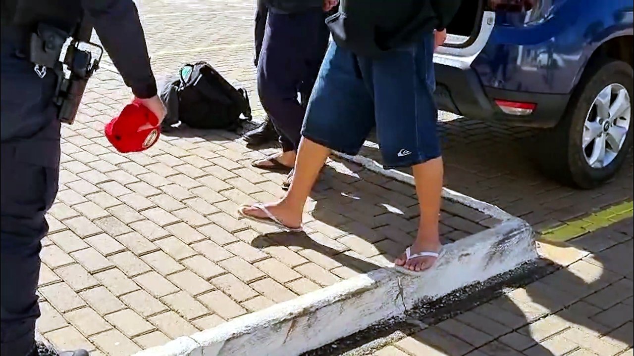 GM detém em flagrante dois jovens no Terminal Leste por envolvimento com drogas