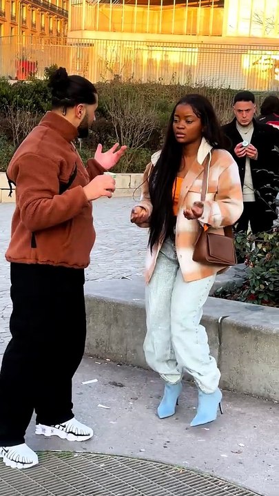 She apologizes at the end 😂🇫🇷🥵