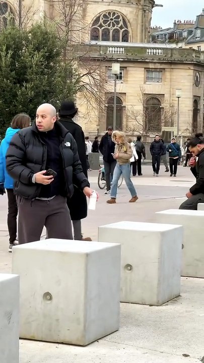 I peed myself 😭 I'm never doing this kind of prank again 🤣🇫🇷
