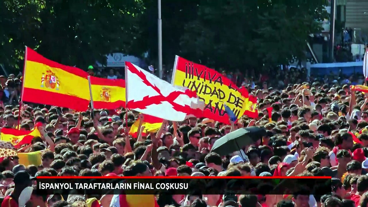 Arjantin ile karşılaşacakları final öncesi İspanyol taraftarlar meydanları doldurdu