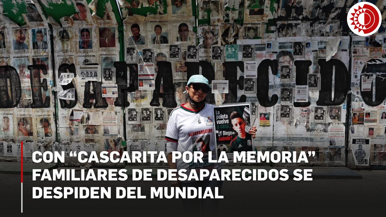 Familias de desaparecidos juegan "cascarita por la memoria" en Reforma