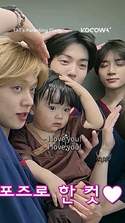 The cutest photobooth crew has arrived #kvariety #txtsparentingdiary #txt