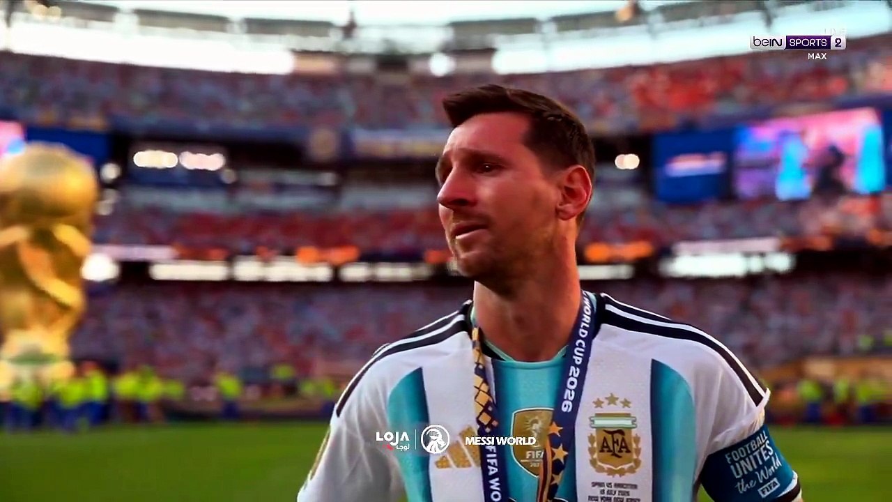 Messi se depide con las lágrimas de todo un país