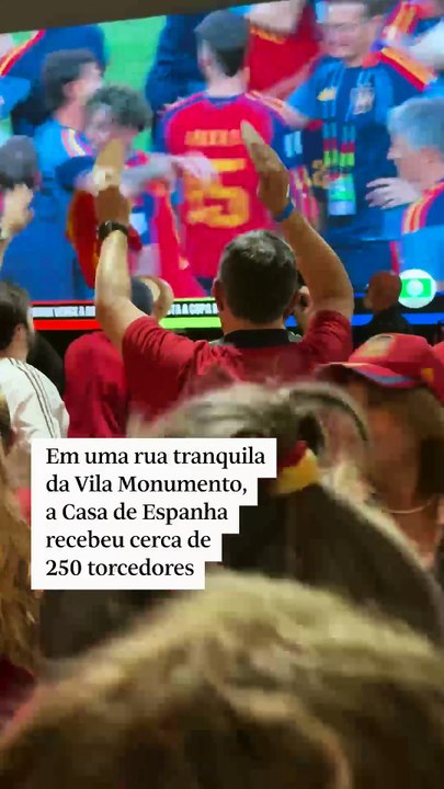Torcedores comemoram título da Espanha em São Paulo
