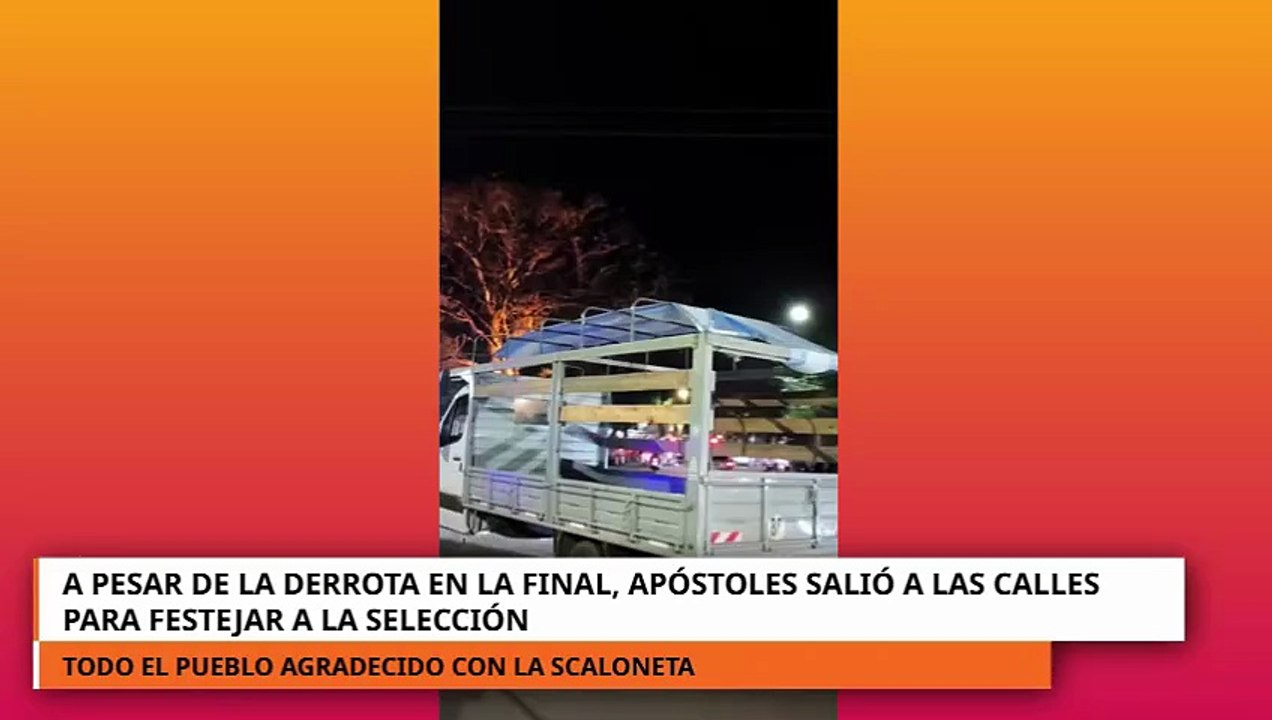 A pesar de la derrota en la final, Apóstoles salió a las calles para agradecer a la Selección
