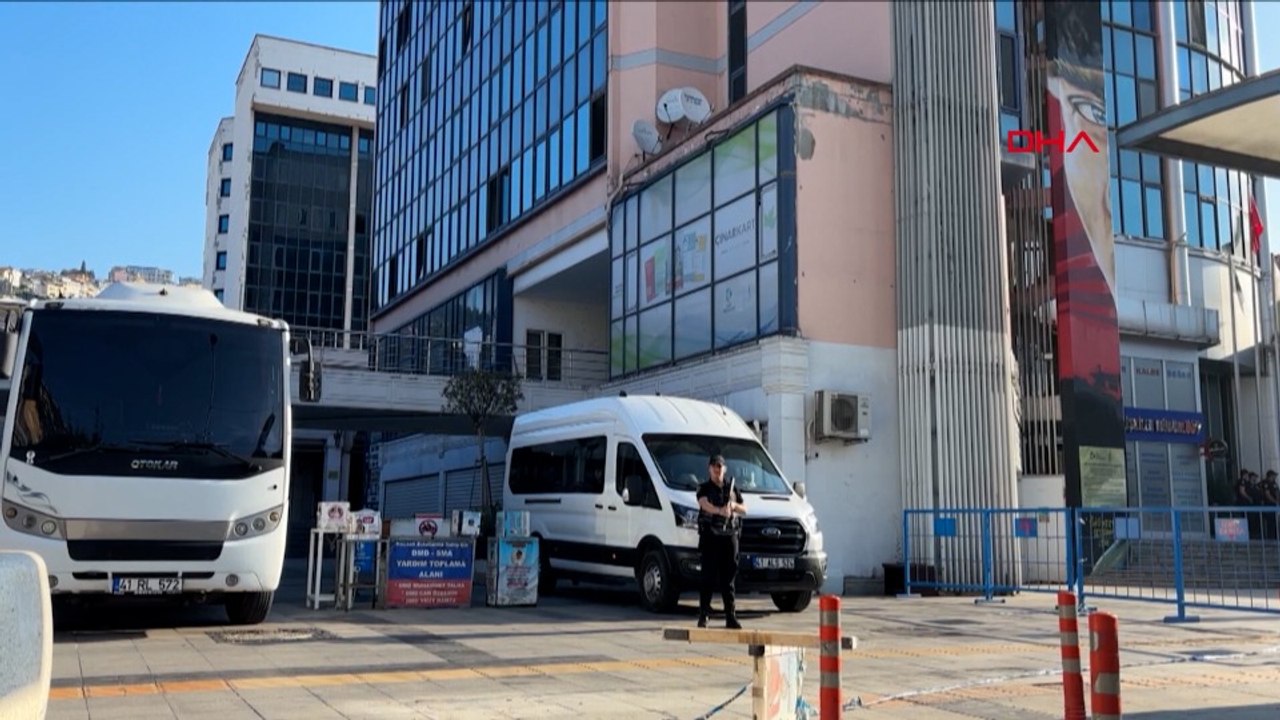 İzmit Belediyesi'ne operasyon