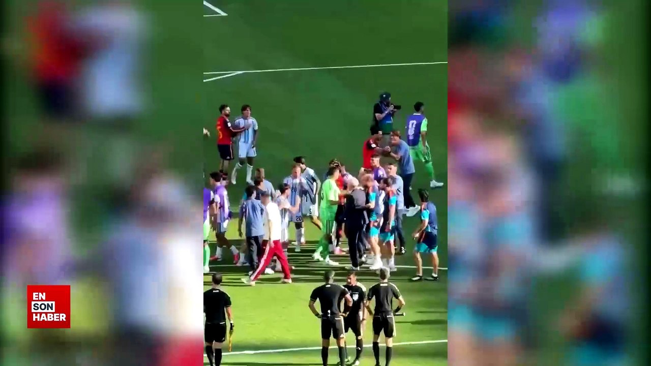 Finalde kavga: Arjantinli futbolcular İspanyol oyunculara saldırdı