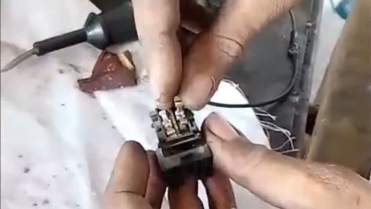 How to Fix a Power Window That Stopped Working Step by Step _ Power Window Button Not Working_