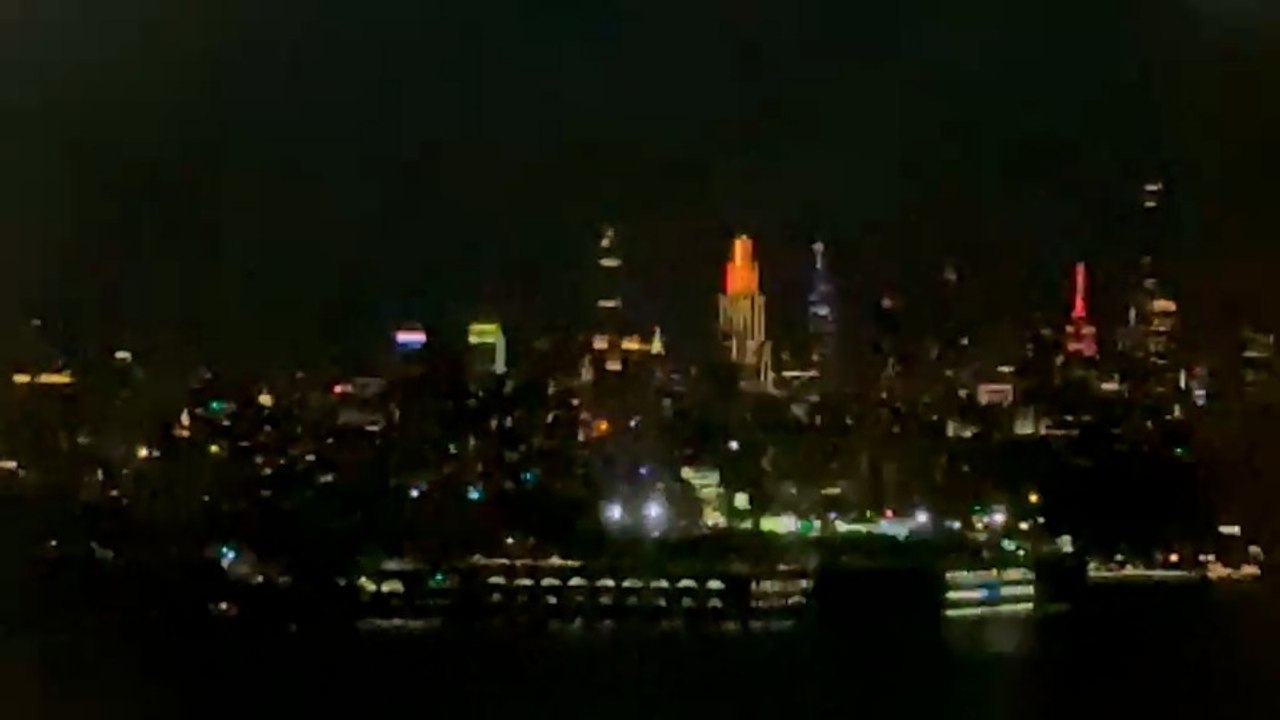 El skyline de Nueva York se tiñe con los colores de la bandera de España