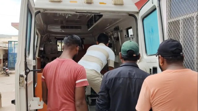 डंपर ने दो बाइक को मारी टक्कर, एक की मौत, चार गम्भीर घायल