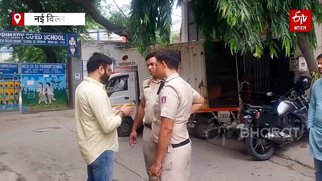 दिल्ली के संत नगर में फ्लैट के अंदर मिले युवक-युवती के शव, इलाके में हडकंप, पुलिस जांच में जुटी
