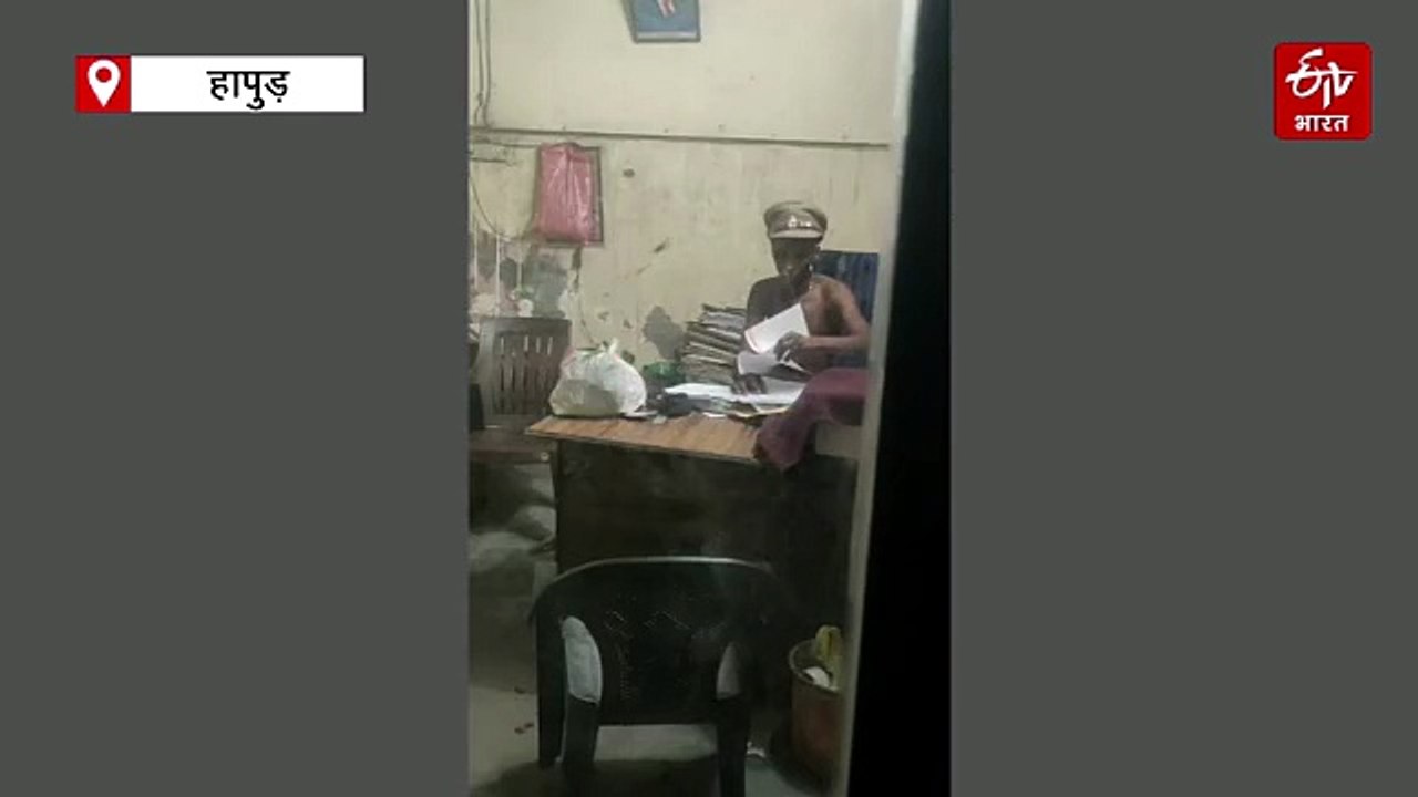 असली पुलिस चौकी,नकली शराबी दारोगा: आधी रात को दरोगा की कुर्सी पर बैठा, फाड़े दस्तावेज, अब खाएगा जेल की हवा