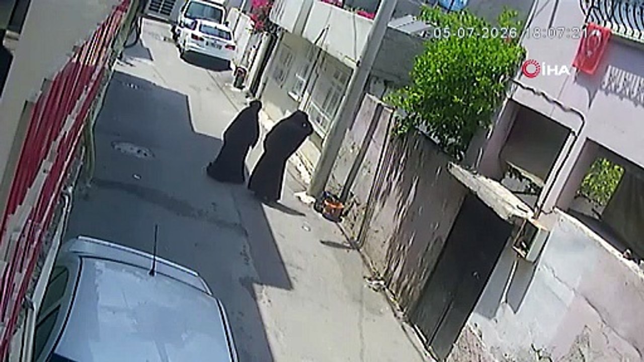 Çarşaflı soygun kamerada! 40 dakikada bir servet çaldılar!