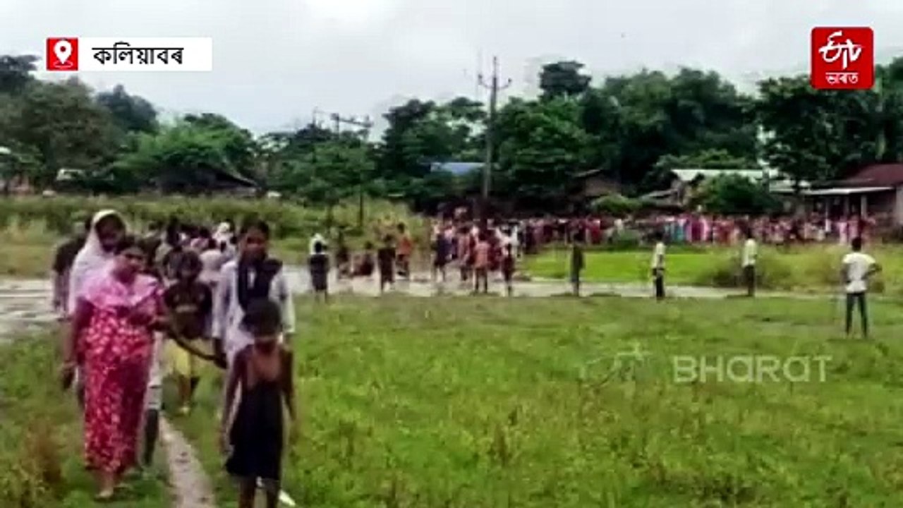 বোৱঁতী ঢলে উটুৱাই নিলে মহিলাক
