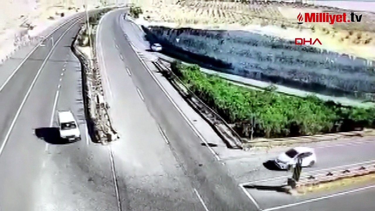 Şanlıurfa'da 3 kişinin hayatını kaybettiği feci kazanın görüntüleri ortaya çıktı! Saniye saniye kamerada