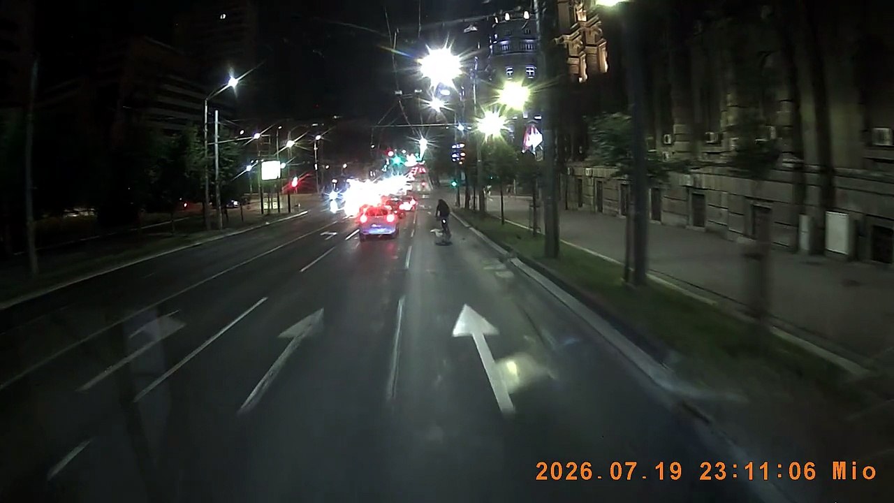 DVOJICA RETARDA U SAOBRACAJU