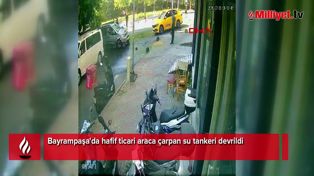 Bayrampaşa'da hafif ticari araca çarpan su tankeri devrildi