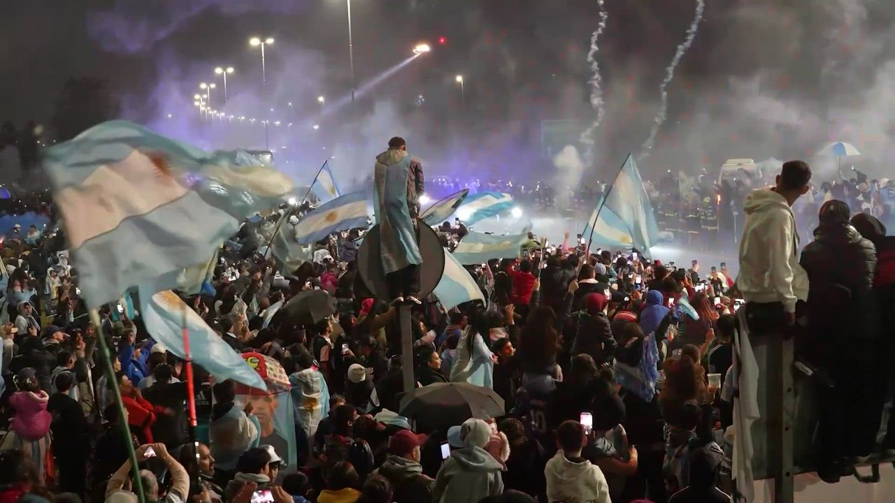 El brutal recibimiento a la seleccion argentina tras perder la final del Mundial