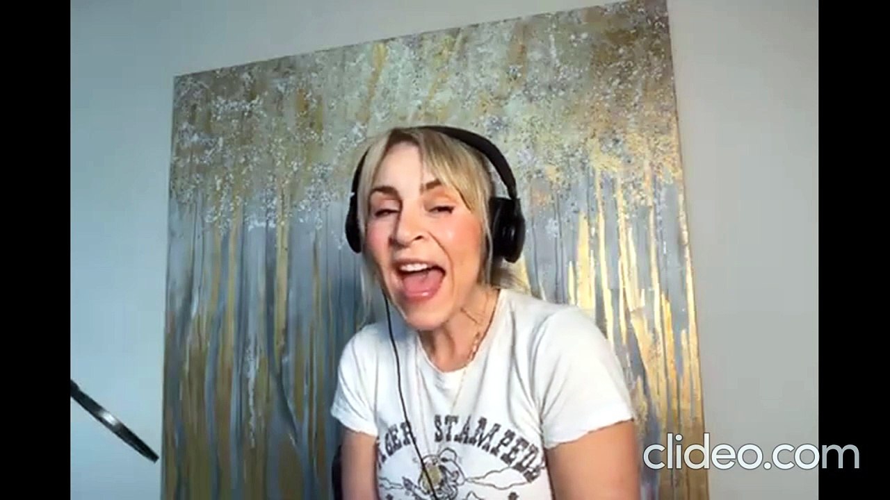 it-ain-t-over-til-it-s-over-lenny-kravitz-cover-sarah-collins-sarah-collins-36_uKZ0bM5m