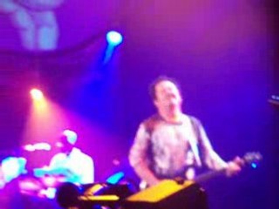 "Hold The Line" TOTO live au Zénith de Paris 2007