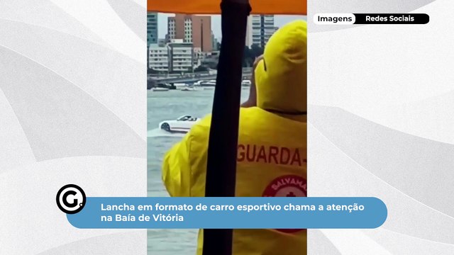 Lancha em formato de carro esportivo chama a atenção na Baía de Vitória