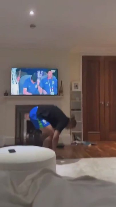 La loca celebración de Richarlison al gol de Ferran que hace campeona a España