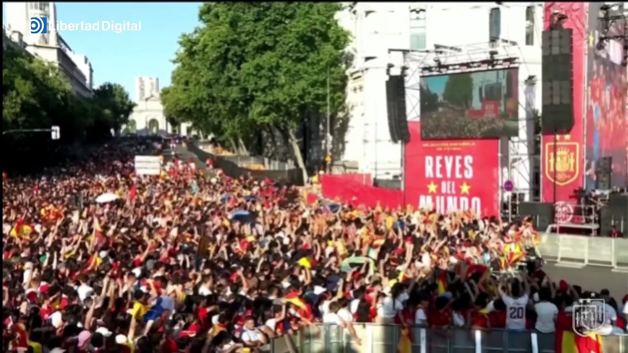 Las impresionantes imágenes de la selección recorriendo Madrid