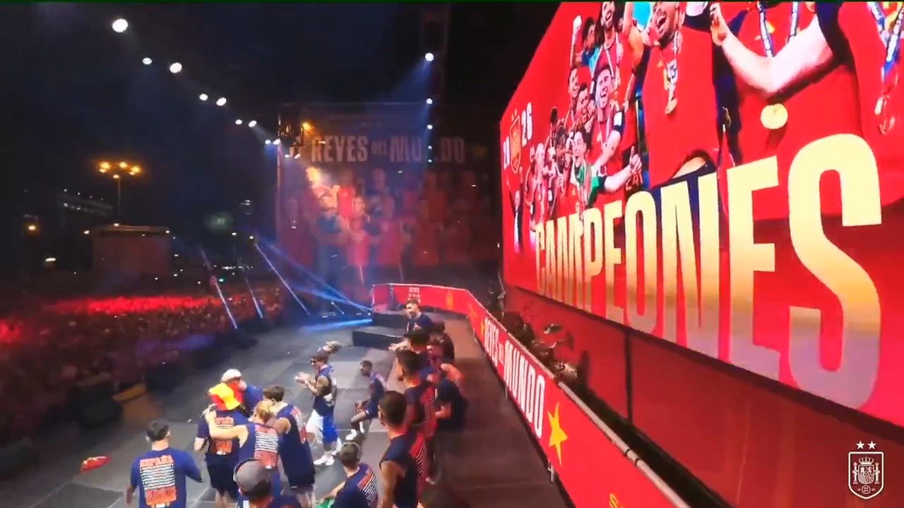 El show de Borja Iglesia al ritmo de Kase o