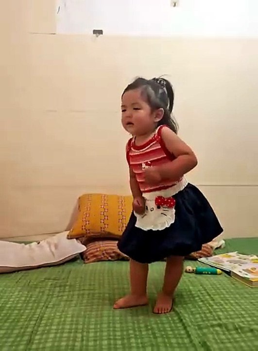 dancing baby 上絕招😂跟孫爺爺學的 騙你生女兒 人類幼崽 萌娃 愛跳舞的小姑娘 萌寶