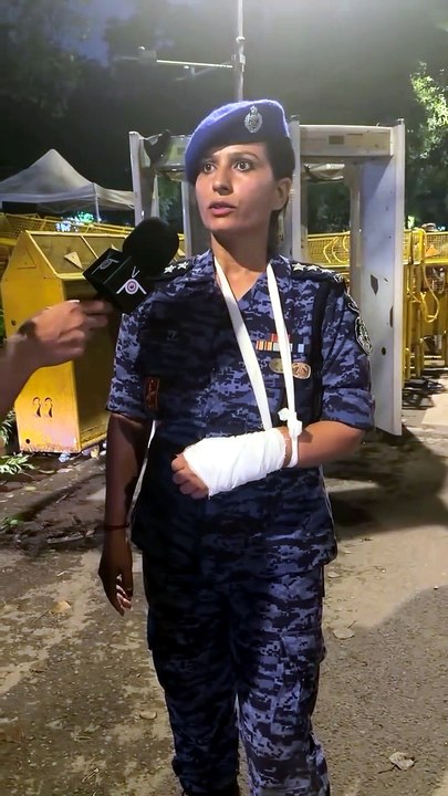 Watch till the end to find out what an ‘injured’ Rapid Action Forces personnel said about police brutality. #facebook #instagram #youtube #twitter #tiktok #instagood #love #like #socialmedia #follow #viral #whatsapp #trending #marketing #music #reels #goo