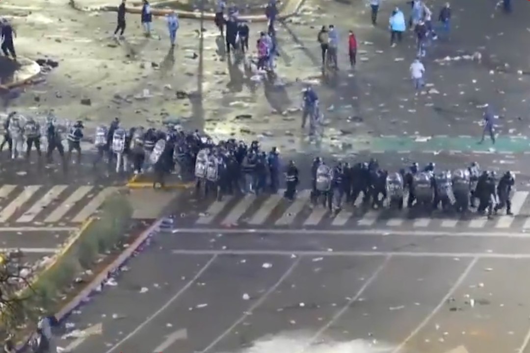 La derrota de Argentina en la final del Mundial desata enfrentamientos en las calles de Buenos Aires