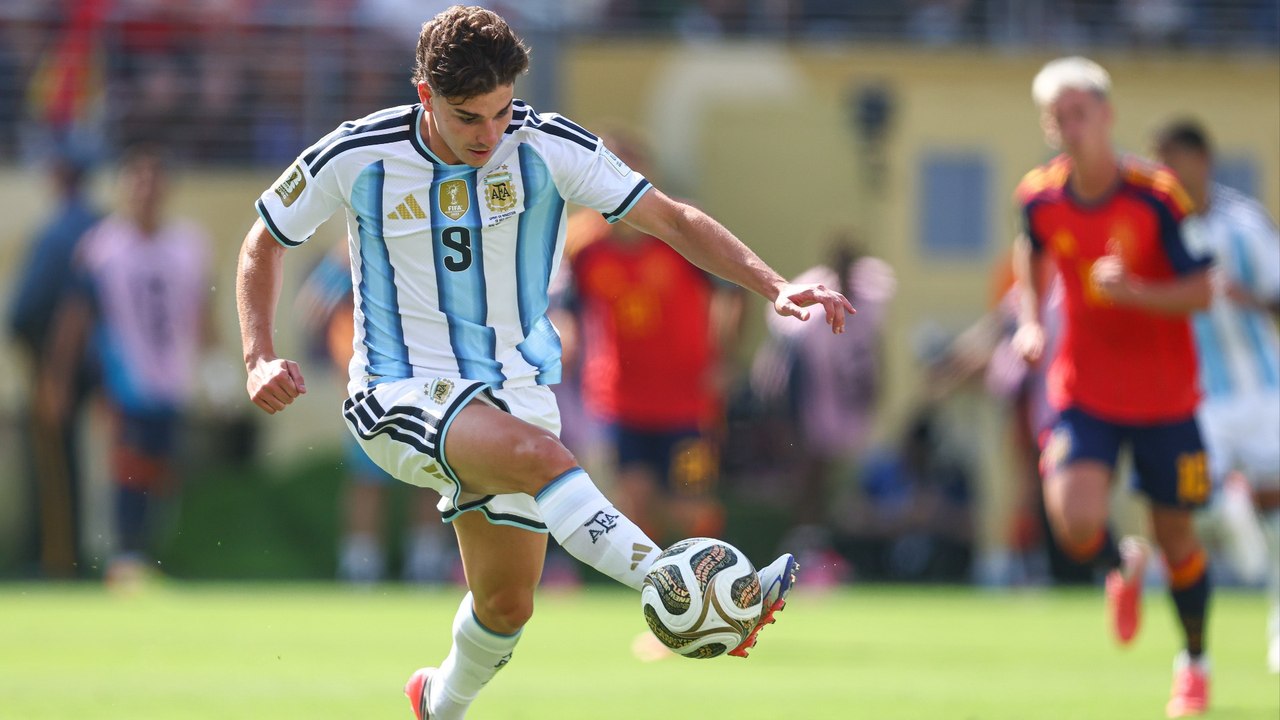 Argentina's Transition: Messi to Alvarez & Young Stars
