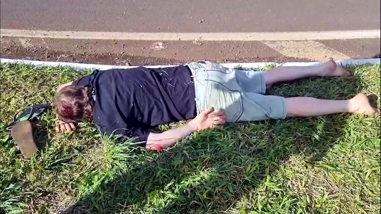 Homem se joga de carro em movimento na BR-277, em Cascavel