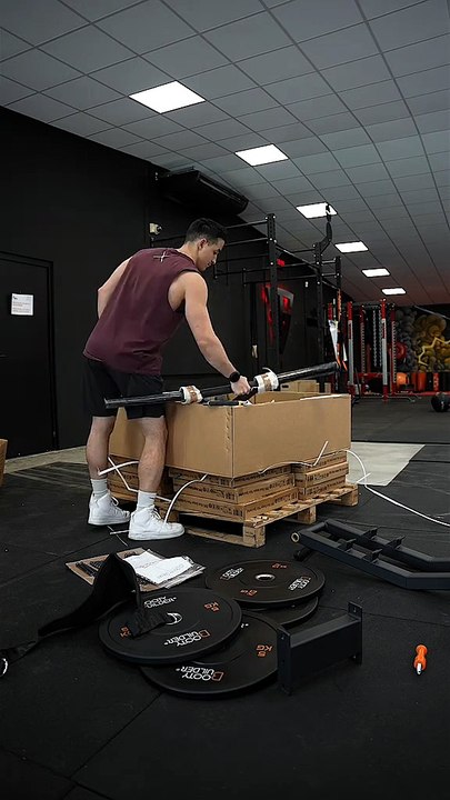 Opening my new belt squat machine ! 😍