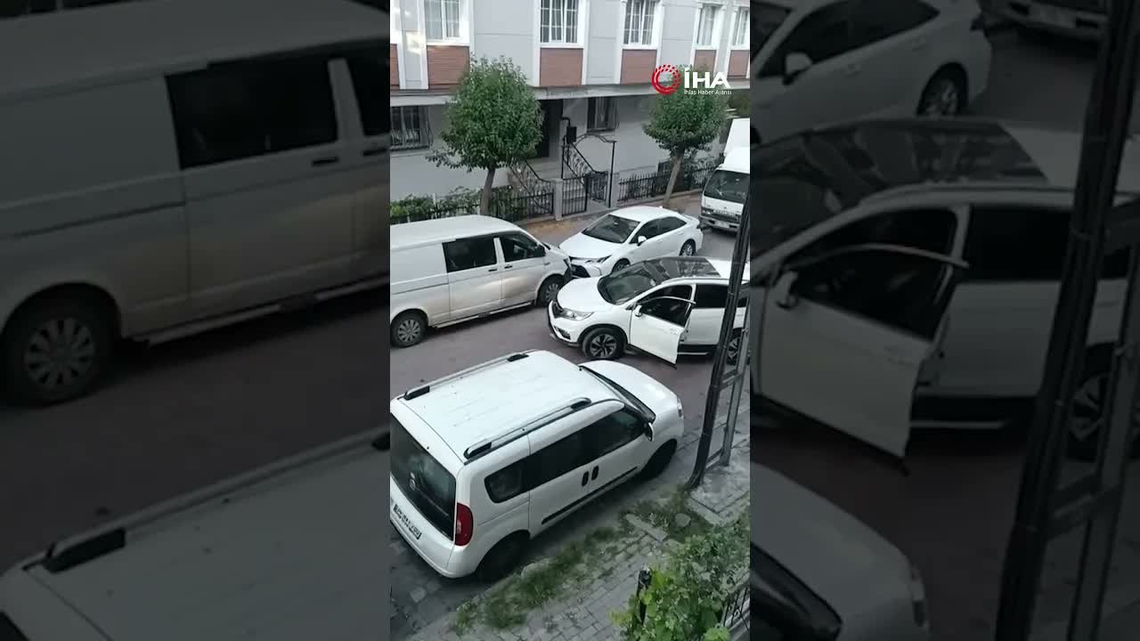 Kadın sürücü, yola duba koyan şahısla tartıştı