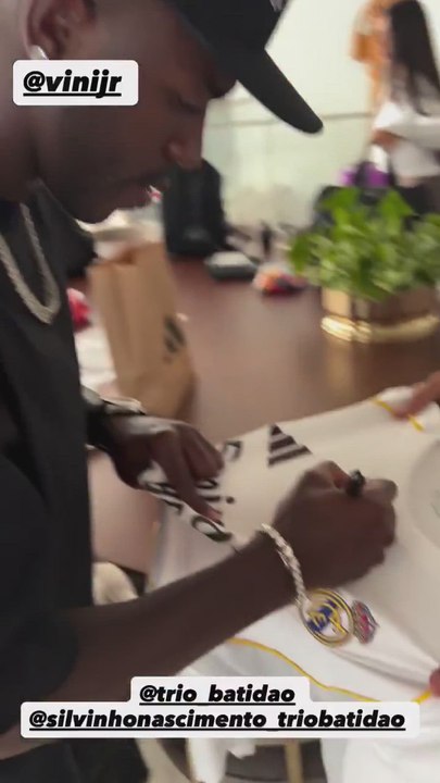 El nuevo look de Vinicius que está dando que hablar