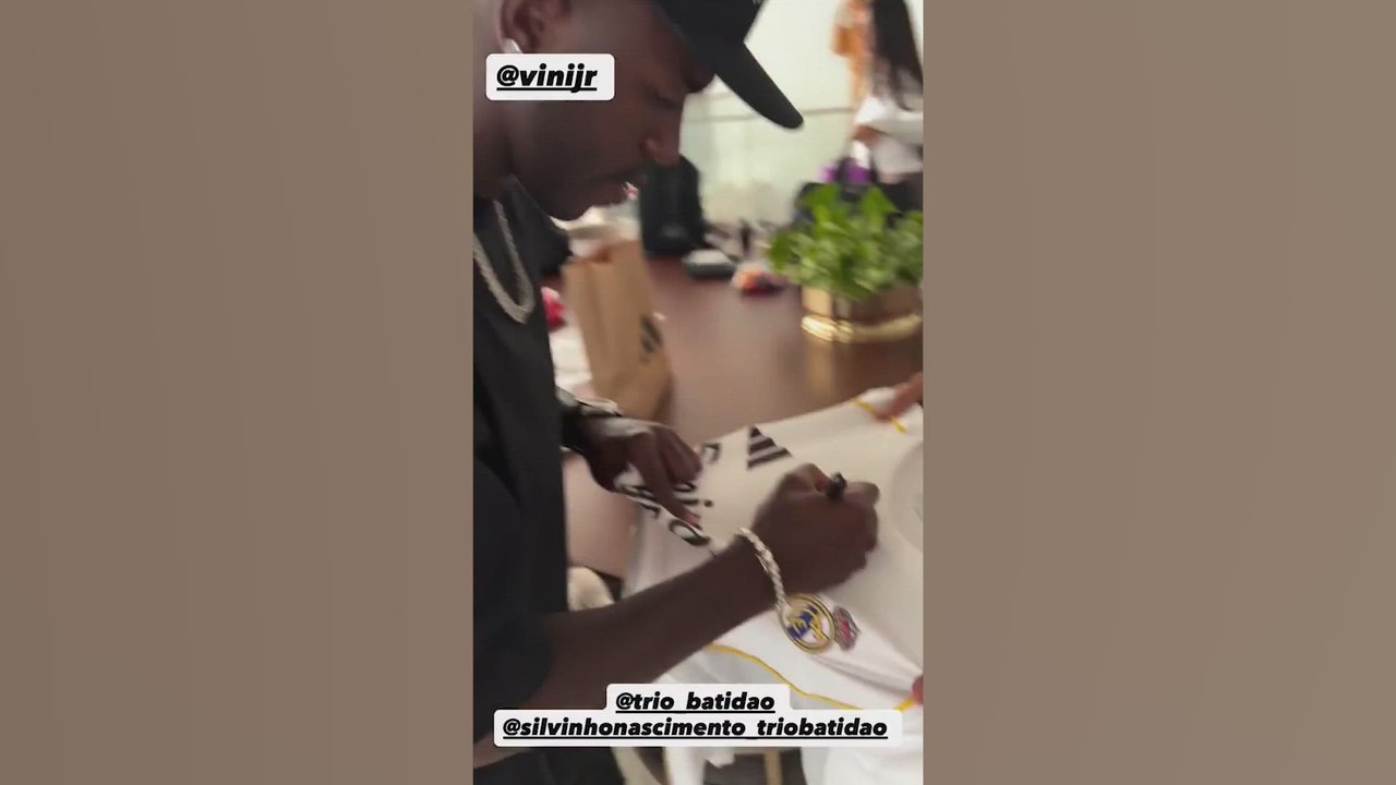 El nuevo look de Vinicius que está dando que hablar
