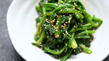 How Does Sesame Dressing Coat Spinach Perfectly? 🌿