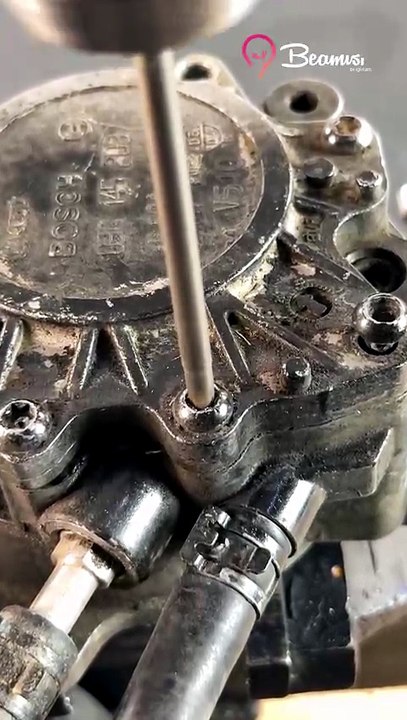 How To Remove a Stripped Rusty Screw 🔧