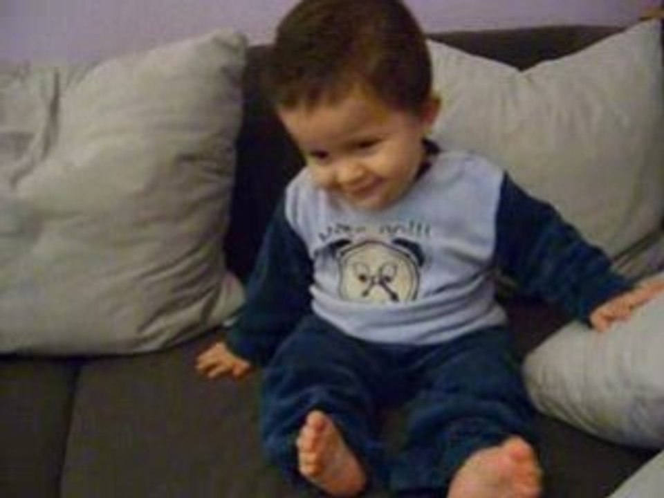Malik danse à 8mois