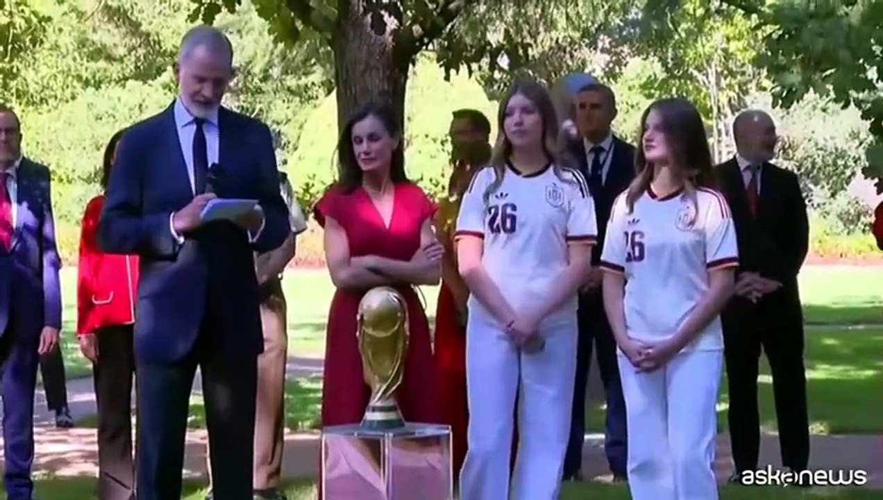 Madrid accoglie i campioni del mondo, dai reali poi il bagno di folla