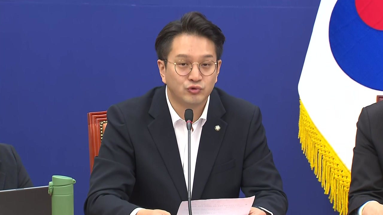 민주 "이 대통령, 통상적 매각 방법...비난의힘으로 바꿔야" / YTN