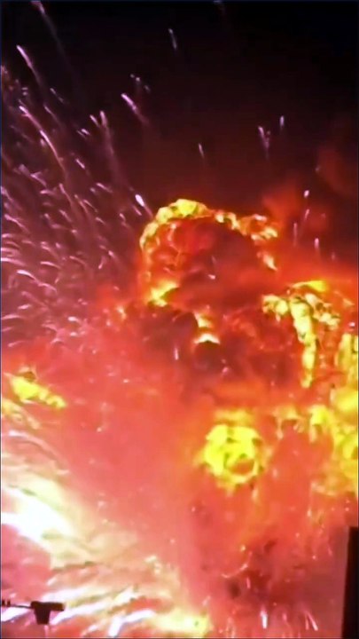 WARNING 📸🌊Late on August 12, 2015, a series of massive explosions erupted