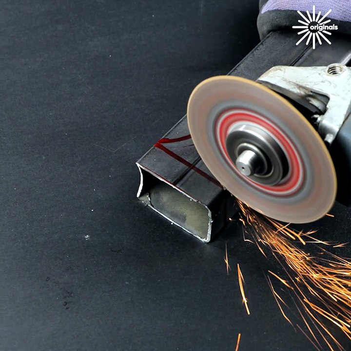 How to weld a square iron bar to a circular one! 🙌