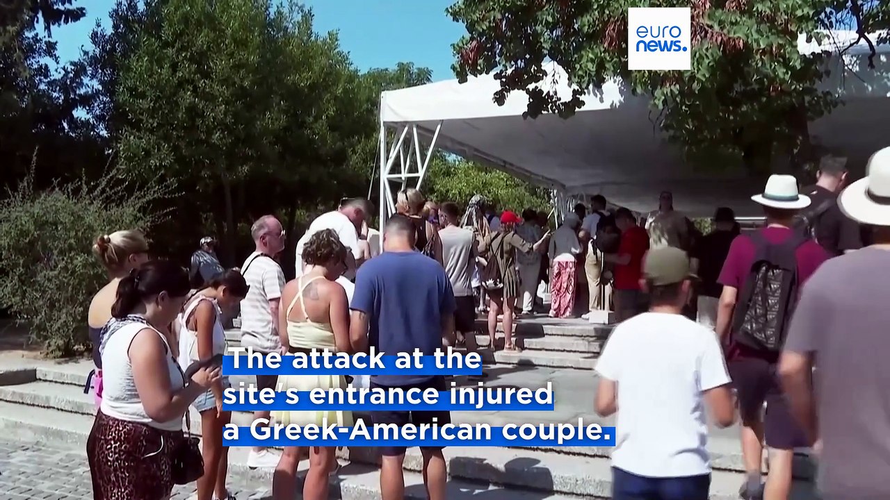 Two tourists injured in knife attack at Acropolis, police arrest suspect